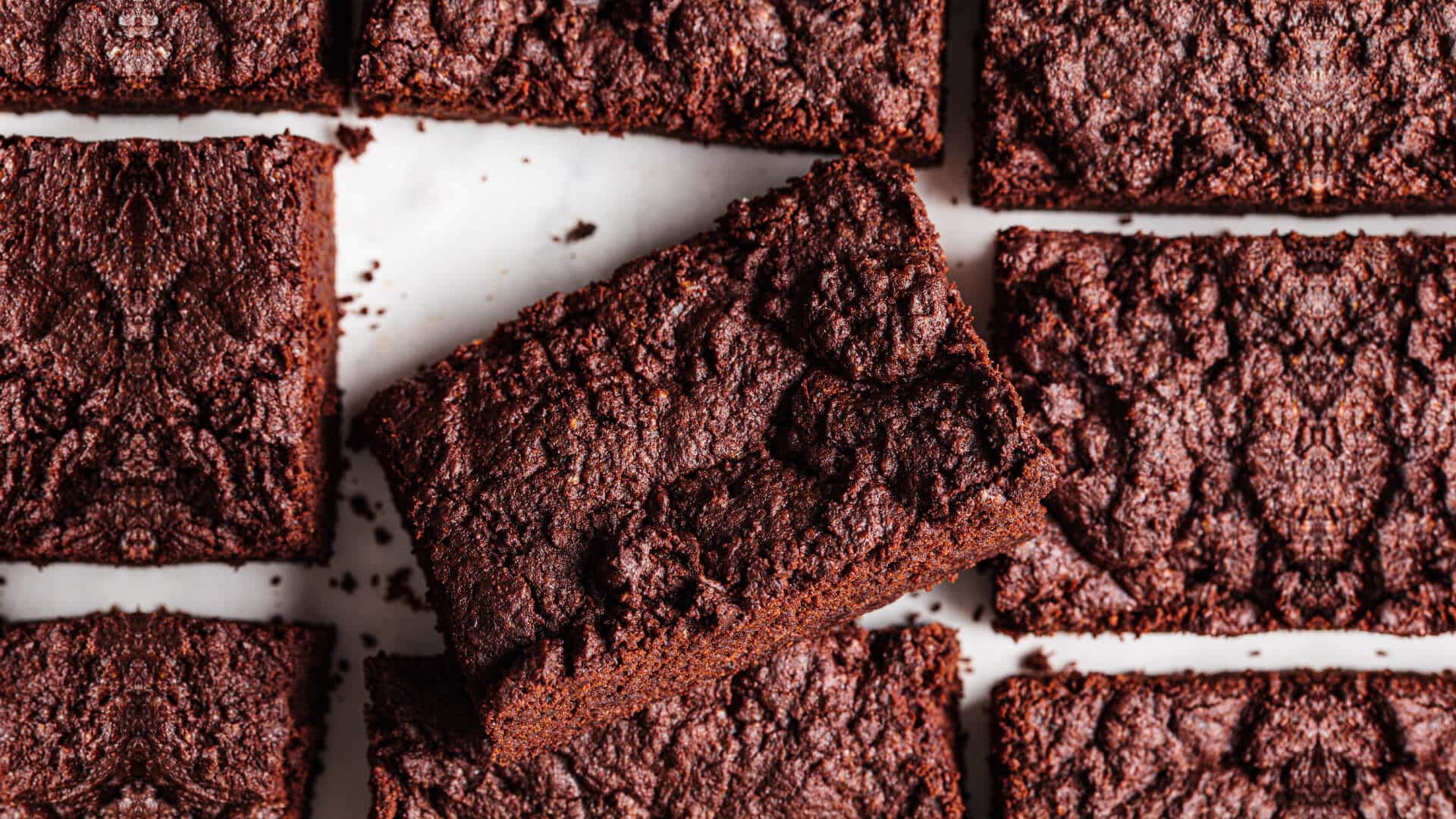 Three-Ingredient Chocolate Cake / High Protein & Gluten-Free 